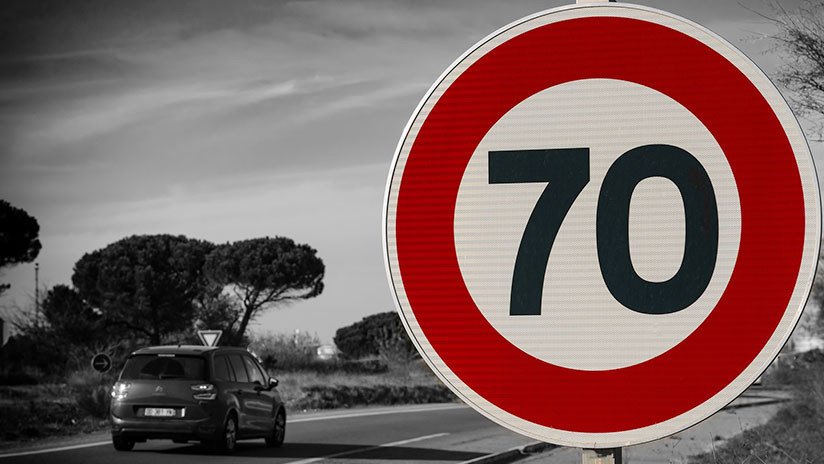 Los agentes de tráfico estrenan 'mini-radares' de velocidad en las carreteras españolas (FOTO)