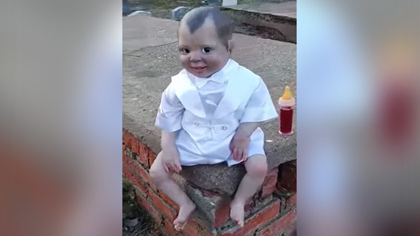 VIDEO: Este 'muñeco diabólico' te persigue con su mirada aterradora