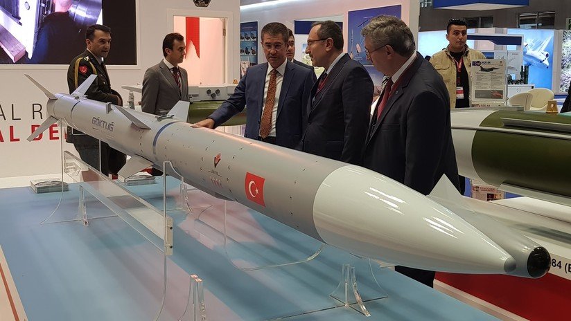 Turquía prueba los primeros misiles balísticos de fabricación nacional