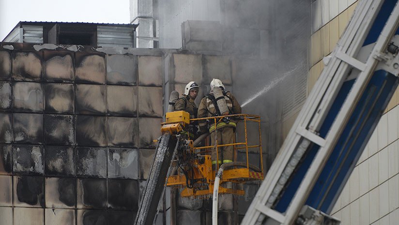 VIDEO: Primeras imágenes del interior del centro comercial en Kémerovo tras el incendio