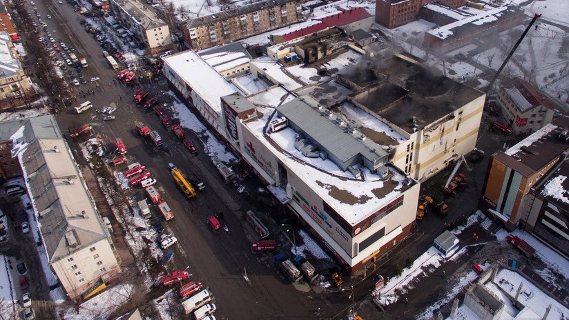 FOTOS: Así quedó el interior del centro comercial ruso donde 64 personas murieron en un incendio