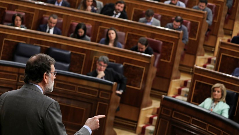España: El Gobierno presenta sus presupuestos y busca apoyos entre fuertes críticas de la oposición