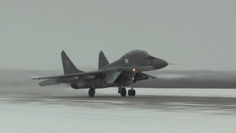 VIDEO: La aviación naval rusa se entrena en las inhóspitas condiciones del Ártico