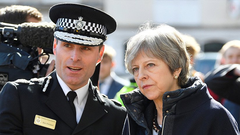 Moscú califica de "fracaso total" de May las diapositivas británicas sobre el caso Skripal