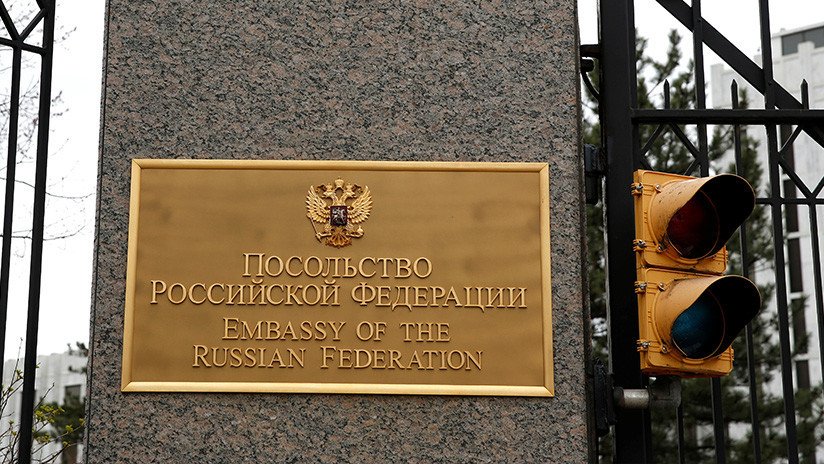 Rusia denuncia que EE.UU. intenta reclutar a diplomáticos rusos y "forzarlos a traicionar a su país"