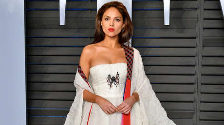¿Los memes hicieron que la actriz mexicana Eiza González se cambiara de vestido en los Óscar? (FOTO)