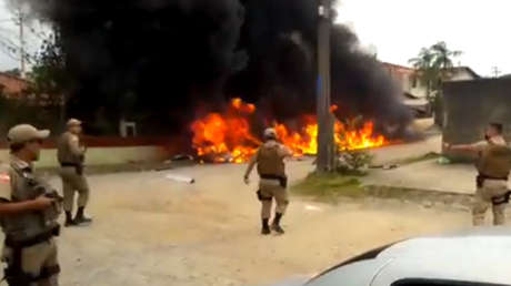 VIDEO: Al menos tres personas mueren al estrellarse un helicóptero secuestrado en Brasil