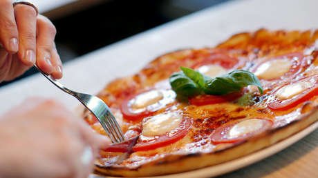 Descubren un beneficio inesperado que la pizza ofrece a los trabajadores