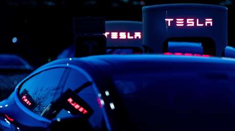 FOTOS, VIDEOS: Un accidente con un Tesla provoca la muerte de su conductor