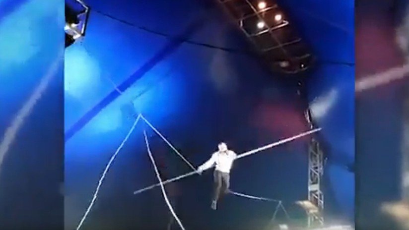 VIDEO: Un acróbata se cae de una cuerda durante una actuación en un circo en Siberia