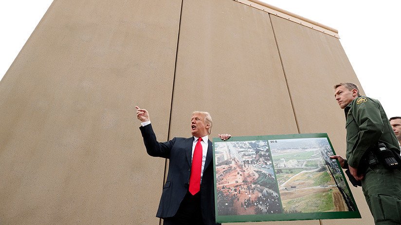 Trump elogia con fotos la "construcción" del muro fronterizo... que aún no ha comenzado