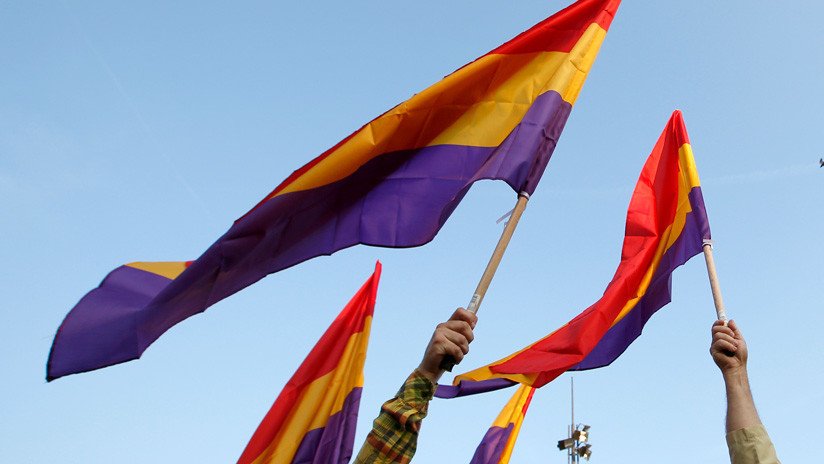 España: La imagen de la monarquía en el aniversario de la Segunda República 