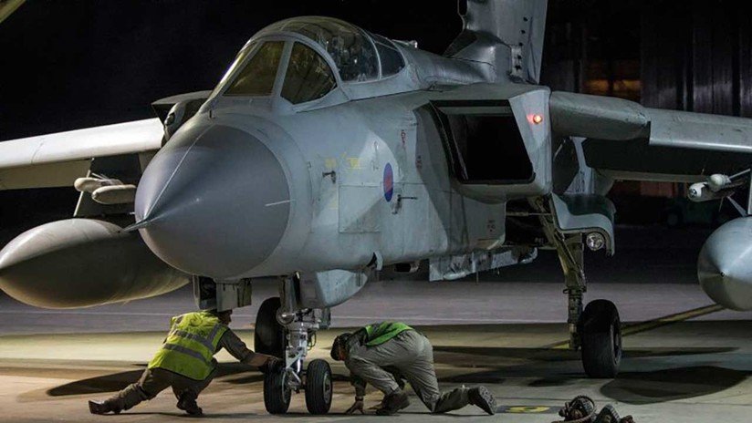 VIDEO, FOTOS: Reino Unido exhibe los aviones que esta noche usó para atacar a Siria