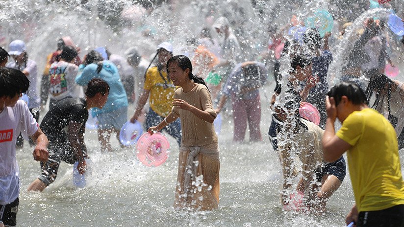VIDEO: 'Batalla épica' de agua en China 