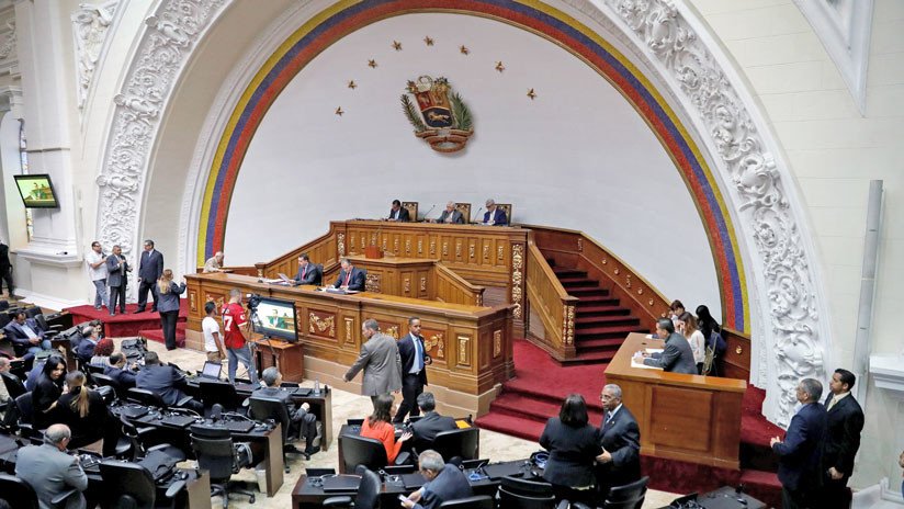 Venezuela: La Asamblea Nacional dice que "existen méritos" para enjuiciar a Maduro