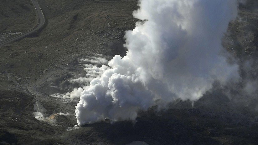 VIDEO: Un volcán japonés entra en erupción por primera vez en 250 años