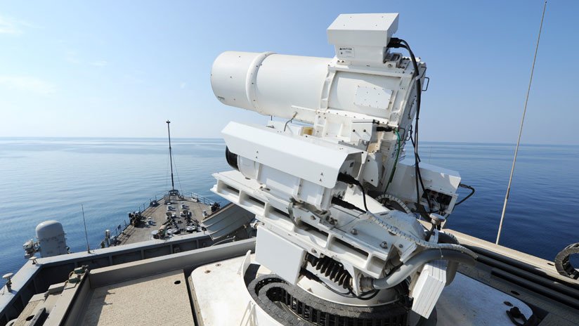 EE.UU. estrena el buque de asalto anfibio que albergará un súper láser de combate