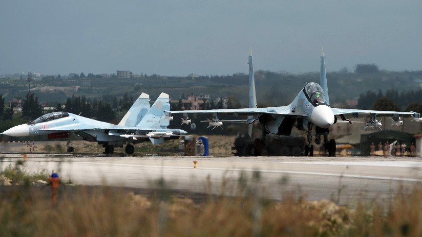 Sistemas antiaéreos de la base rusa de Jmeimim en Siria interceptan objetivos aéreos desconocidos