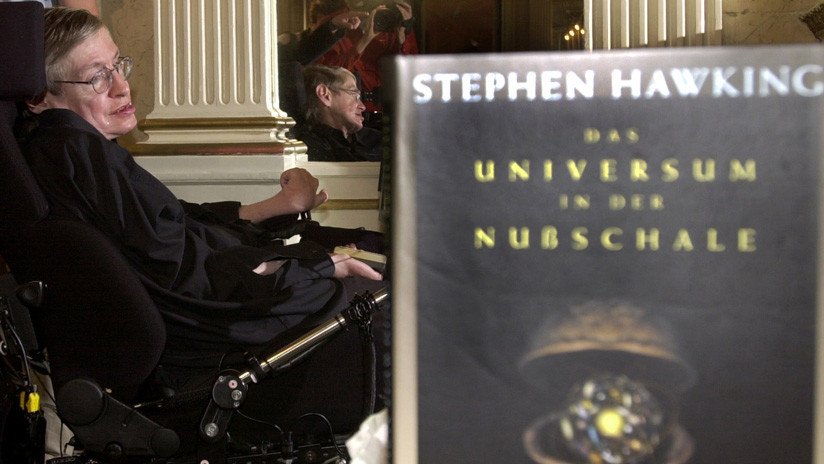 FOTO: Subastan el libro que firmó Stephen Hawking antes de quedarse paralizado por la enfermedad