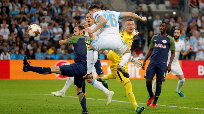 Liga Europa: Delantero del Marsella admite que anotó su gol al Salzburg con la mano