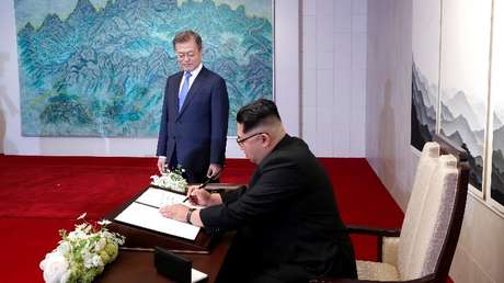 FOTO: Esto es lo que escribió Kim Jong-un en el libro de visitas de la Casa de la Paz