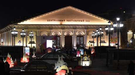 VIDEO: Icónico edificio en Moscú, lienzo para espectáculo de luces en honor a Ciudades Heroicas