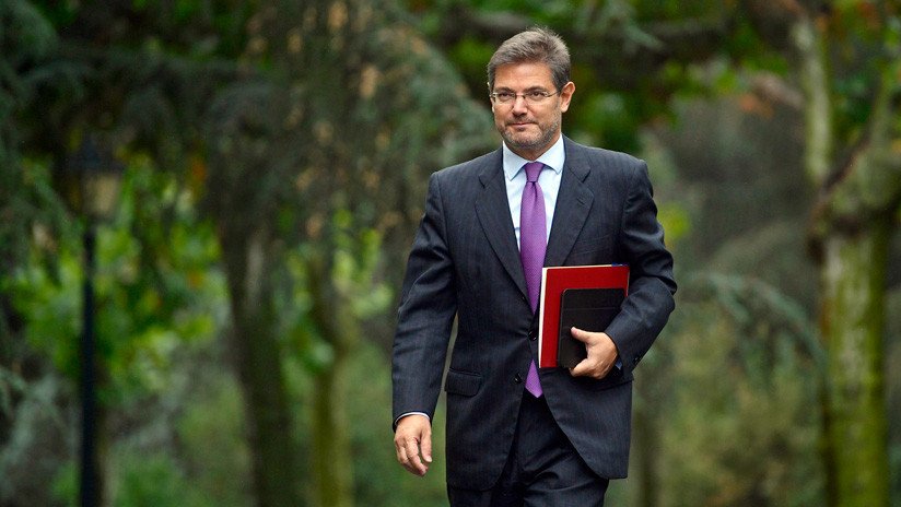 Piden la dimisión del ministro de Justicia de España por "intromisión" en el fallo sobre 'La Manada'
