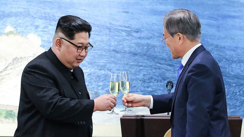 El inusual cambio de comportamiento de Kim Jong-un durante la histórica cumbre intercoreana