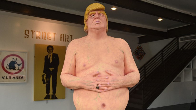 Por 28.000 dólares: Subastan estatua de Trump desnudo y sin testículos (FOTOS)