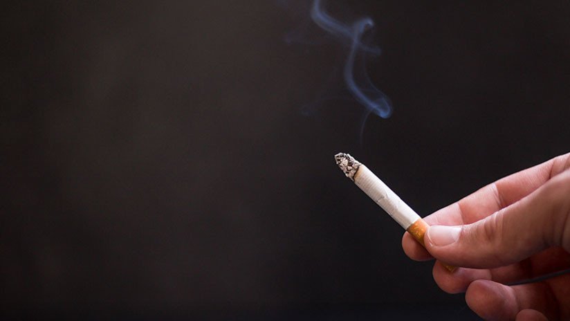 "¿Todavía quieren fumar?": Médica muestra cómo funcionan pulmones sanos y los de un fumador (VIDEO)