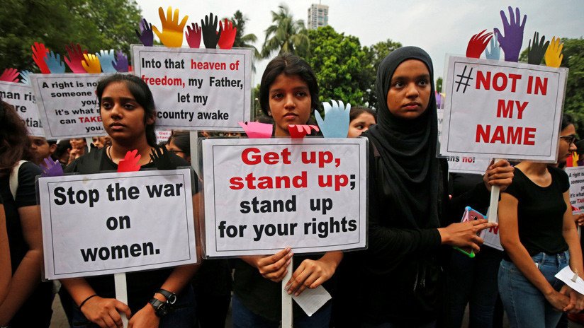 India: Los condenan a hacer ejercicios por violar a una menor y en venganza la queman viva