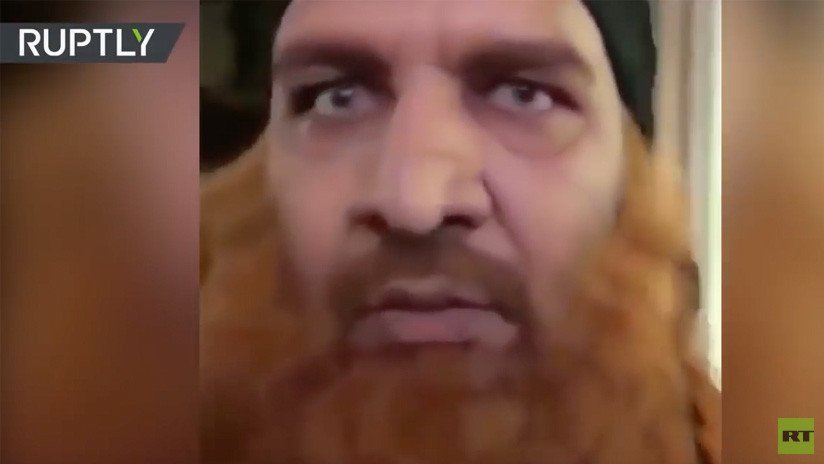 Se disfrazan de miembros del Estado Islámico y siembran el terror en un centro comercial (VIDEO)