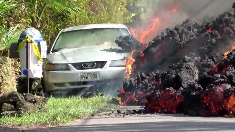 VIDEO: Una enorme avalancha de lava devora un vehículo en Hawái