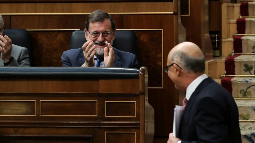 El Gobierno de Rajoy recurre la ley para evitar la investidura de Puigdemont a distancia
