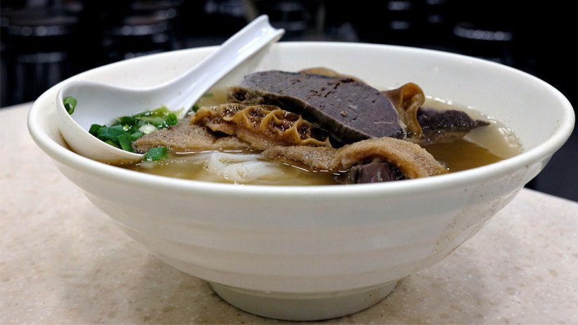 FOTOS: Un restaurante chino alimenta gratis a los clientes muy delgados si pasan esta prueba