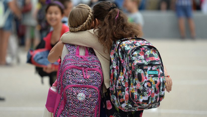 Ecuador: Ministerio de Educación regula el peso de las mochilas escolares