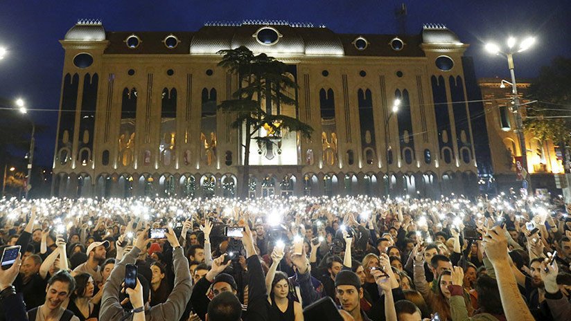 Georgia: Protestas masivas tras redadas policiales en discotecas (VIDEOS)