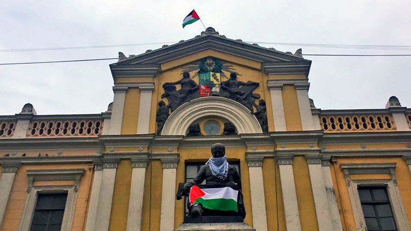 FOTOS: Agrupaciones palestinas toman la Universidad de Chile y exigen el fin de la represión en Gaza