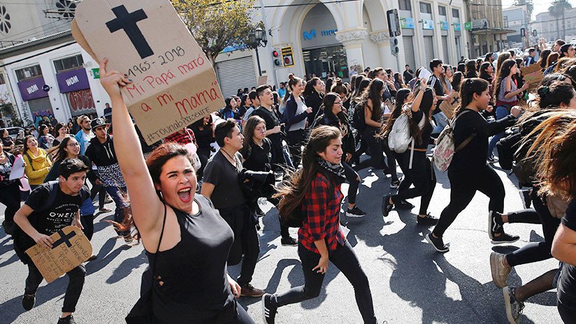 FOTOS: Miles de mujeres protestan contra el acoso sexual y el machismo en Chile