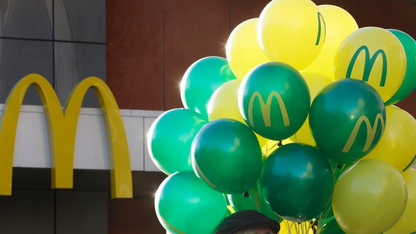 "Es una bomba de relojería": Expertos advierten sobre presencia de globos de McDonald's en el mar
