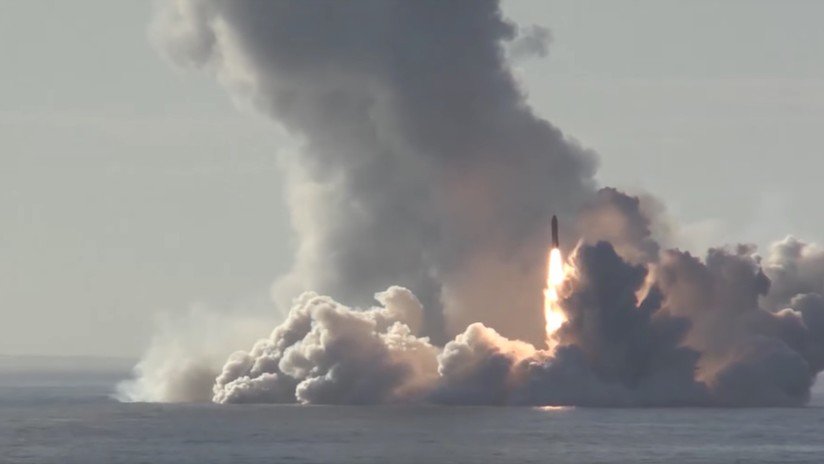 VIDEO: Momento exacto del lanzamiento de 4 misiles balísticos desde el submarino ruso Yuri Dolgoruki