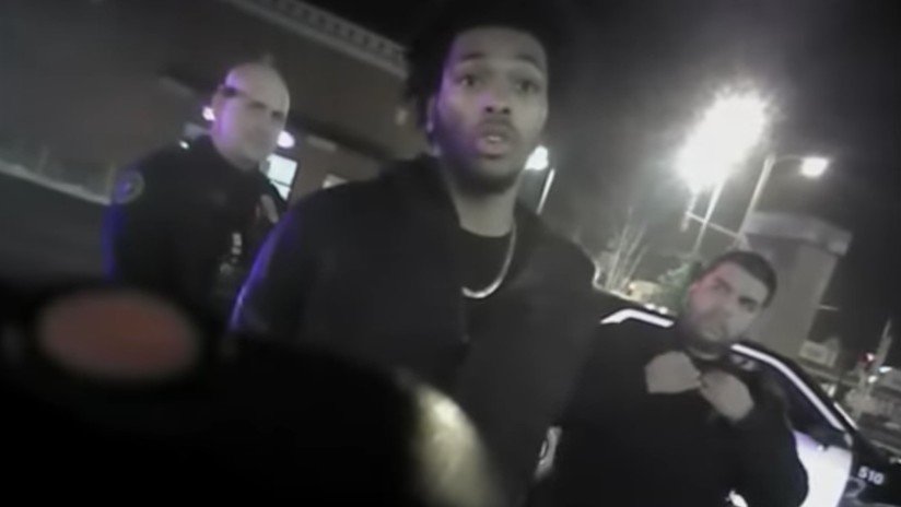 VIDEO: La Policía rodea, tira al suelo y dispara con una táser a un jugador de la NBA