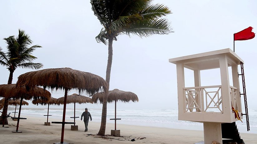 Un potente ciclón azota la península Arábiga