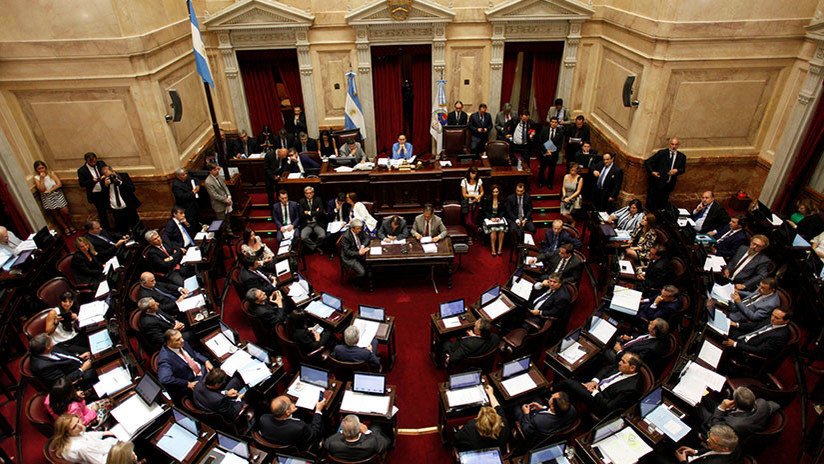 A prueba la gestión de Macri: La ley 'antitarifazos' llega al Senado argentino