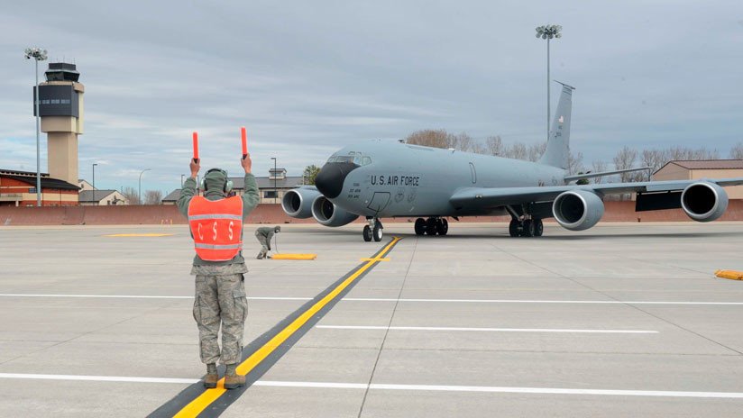 VIDEO: Un avión militar de EE.UU. aterriza de emergencia en un aeropuerto de Wisconsin