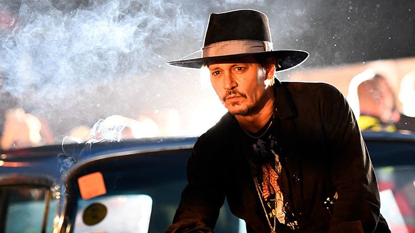 Johnny Depp se reúne con 40 admiradoras rusas a cambio de dinero