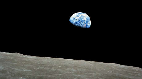 'Un punto azul pálido': Toman una foto increíble de la Tierra y la Luna a un millón de kilómetros