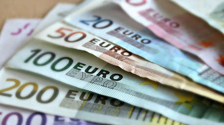 La situación política en Italia hace caer las bolsas europeas y el euro