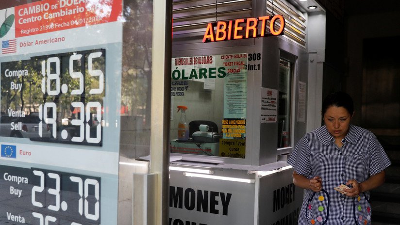 El peso mexicano se ubica en su peor momento frente al dólar en 15 meses