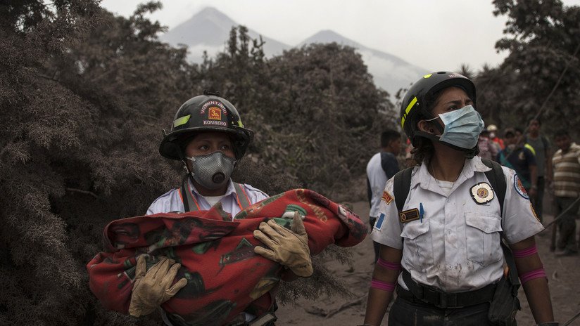 Videos impactantes durante y después de la erupción del Volcán de Fuego en Guatemala